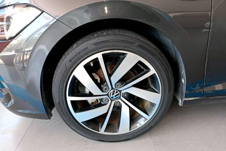 Used Volkswagen Sagitar 2023 300TSI DSG Excellence Edition Left Front Wheel Hub