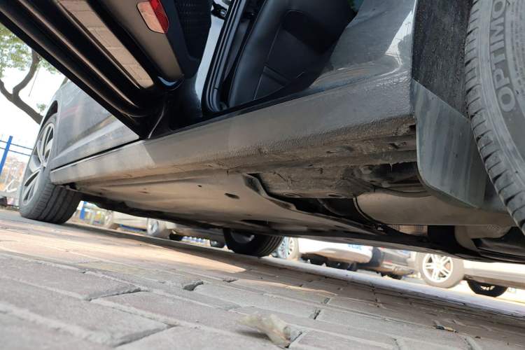 Used Volkswagen Sagitar 2023 300TSI DSG Excellence Edition Left Side Sill