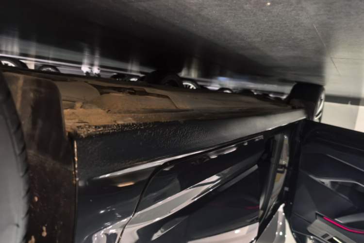 Used Volkswagen Sagitar 2023 300TSI DSG Excellence Edition Left Side Sill