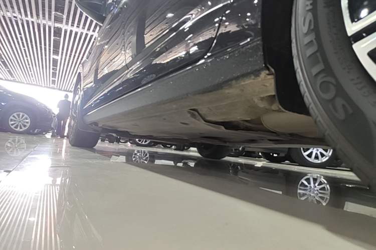 Used Volkswagen Sagitar 2023 300TSI DSG Excellence Edition Left Side Sill
