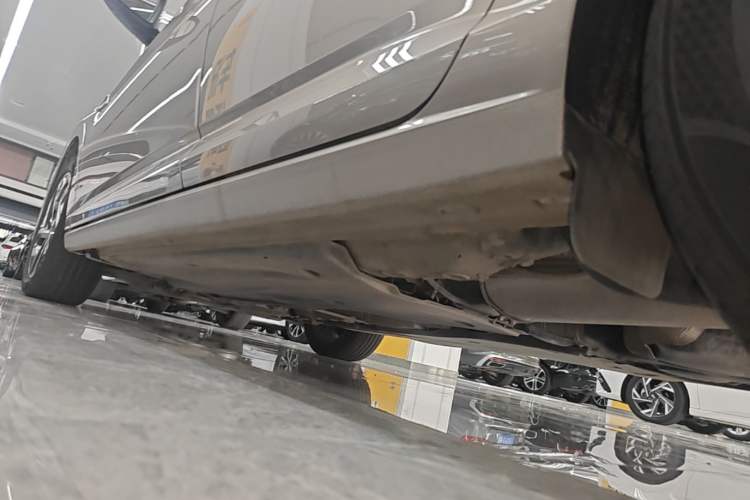 Used Volkswagen Sagitar 2023 300TSI DSG Excellence Edition Left Side Sill