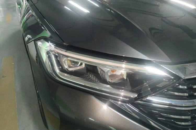 Used Volkswagen Sagitar 2023 280TSI DSG Excellence Edition Right Front Headlight