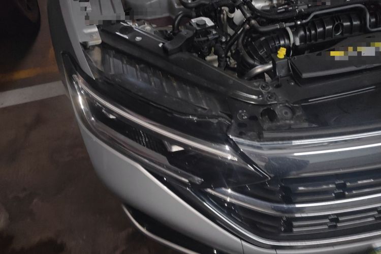 Used Volkswagen Sagitar 2023 300TSI DSG Excellence Edition Right Front Headlight