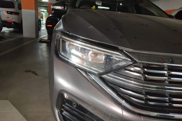 Used Volkswagen Sagitar 2023 280TSI DSG Excellence Edition Right Front Headlight