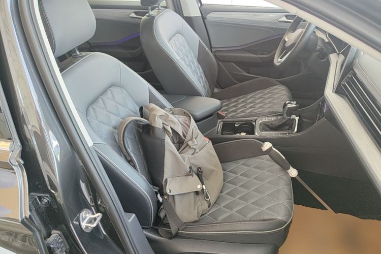 Used Volkswagen Sagitar 2023 300TSI DSG Excellence Edition Right Front Seat