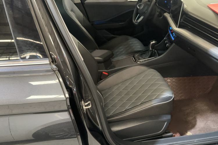 Used Volkswagen Sagitar 2023 300TSI DSG Excellence Edition Right Front Seat