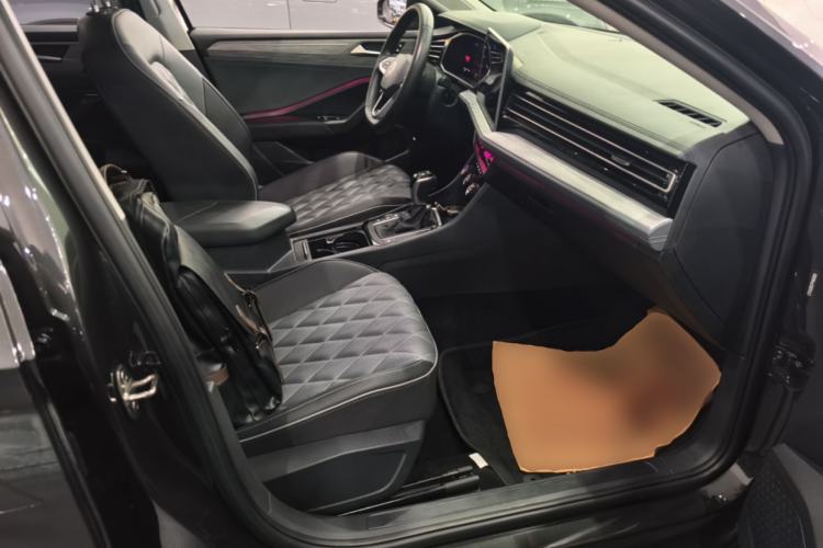 Used Volkswagen Sagitar 2023 300TSI DSG Excellence Edition Right Front Seat