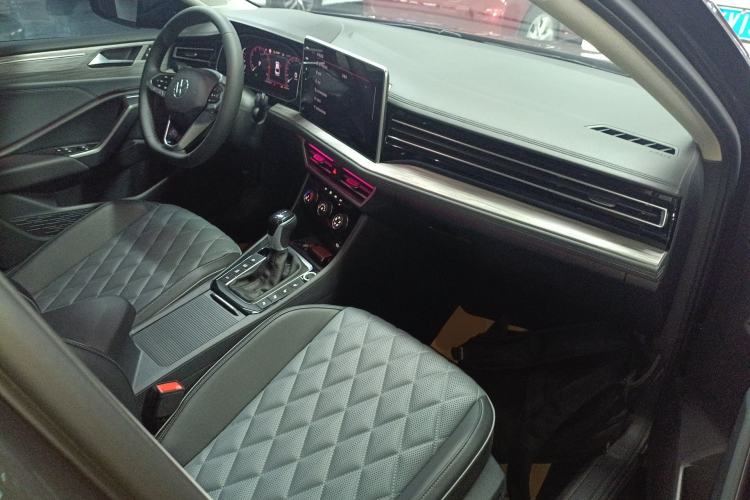 Used Volkswagen Sagitar 2023 300TSI DSG Excellence Edition Right Front Seat