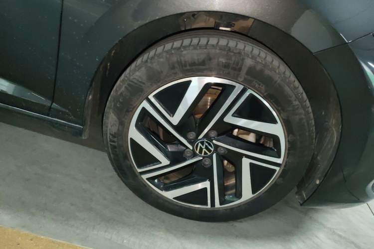 Used Volkswagen Sagitar 2023 280TSI DSG Excellence Edition Right Front Wheel Hub