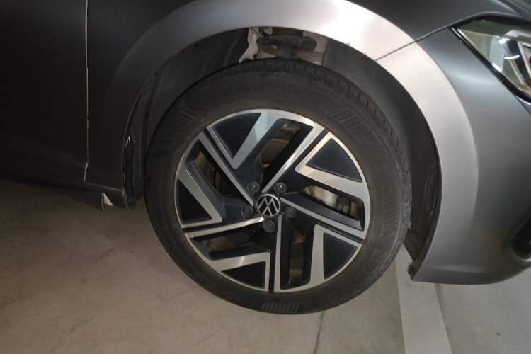 Used Volkswagen Sagitar 2023 280TSI DSG Excellence Edition Right Front Wheel Hub