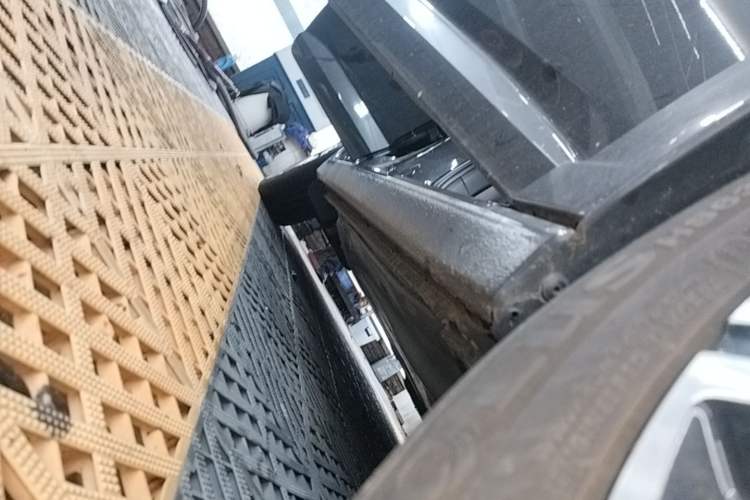 Used Volkswagen Sagitar 2023 300TSI DSG Excellence Edition Right Side Sill