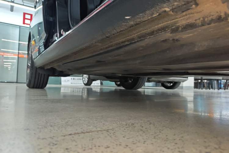 Used Volkswagen Sagitar 2023 300TSI DSG Excellence Edition Right Side Sill