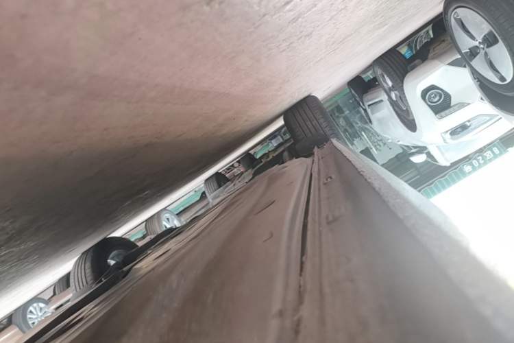Used Volkswagen Sagitar 2023 300TSI DSG Excellence Edition Right Side Sill