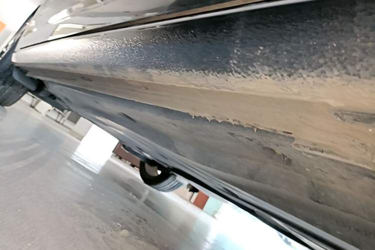 Used Volkswagen Sagitar 2023 300TSI DSG Excellence Edition Right Side Sill