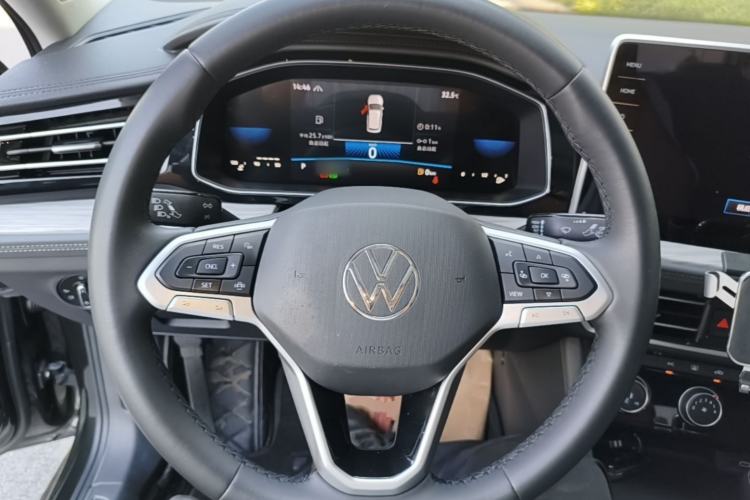 Used Volkswagen Sagitar 2023 300TSI DSG Excellence Edition Steering Wheel