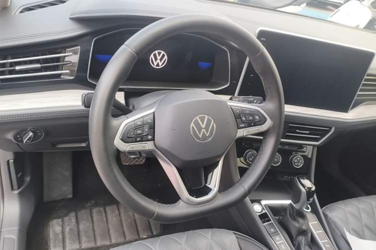 Used Volkswagen Sagitar 2023 300TSI DSG Excellence Edition Steering Wheel