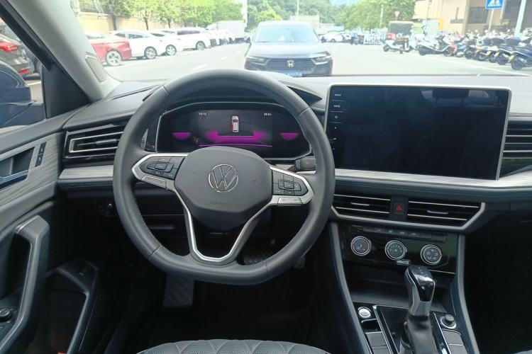 Used Volkswagen Sagitar 2023 300TSI DSG Excellence Edition Steering Wheel