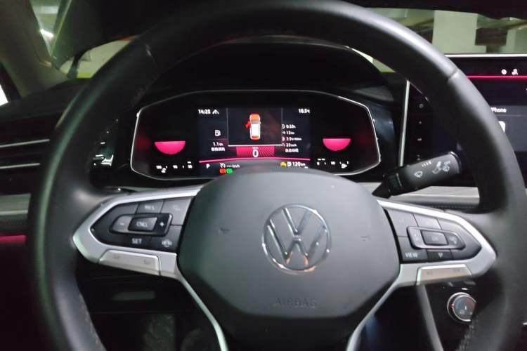 Used Volkswagen Sagitar 2023 300TSI DSG Excellence Edition Steering Wheel
