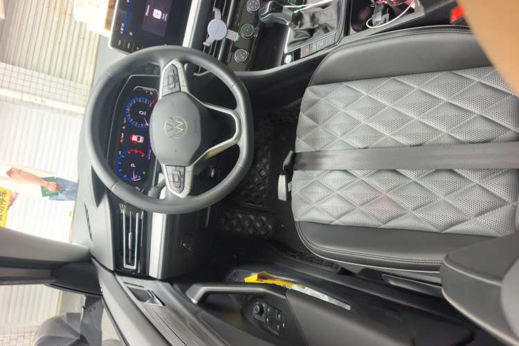 Used Volkswagen Sagitar 2023 300TSI DSG Excellence Edition Steering Wheel