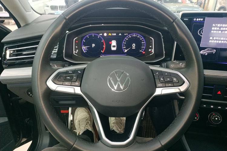 Used Volkswagen Sagitar 2023 300TSI DSG Excellence Edition Steering Wheel