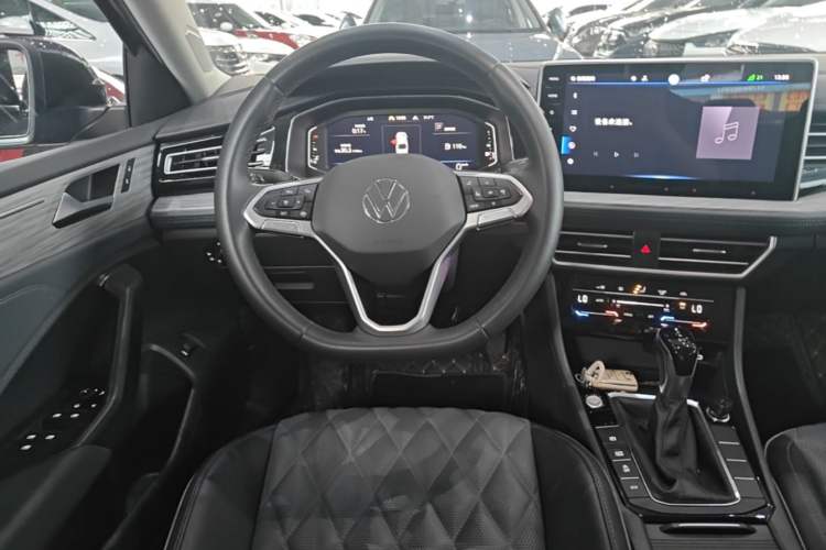 Used Volkswagen Sagitar 2023 280TSI DSG Excellence Plus Edition Steering Wheel