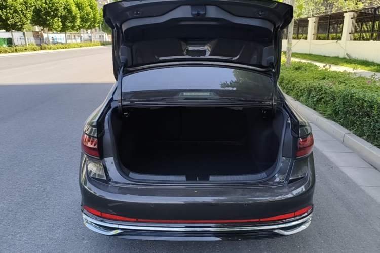 Used Volkswagen Sagitar 2023 300TSI DSG Excellence Edition Trunk
