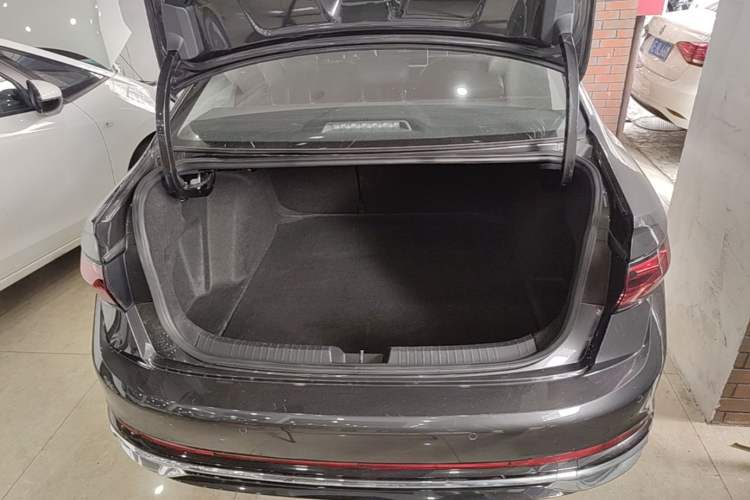 Used Volkswagen Sagitar 2023 200TSI DSG Excellence Edition Trunk