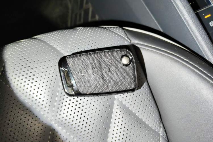Used Volkswagen Sagitar 2023 280TSI DSG Excellence Edition Vehicle Key