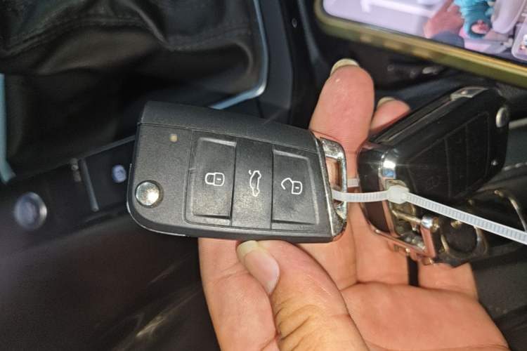 Used Volkswagen Sagitar 2023 300TSI DSG Excellence Edition Vehicle Key