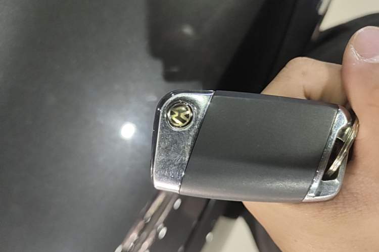 Used Volkswagen Sagitar 2023 300TSI DSG Excellence Edition Vehicle Key
