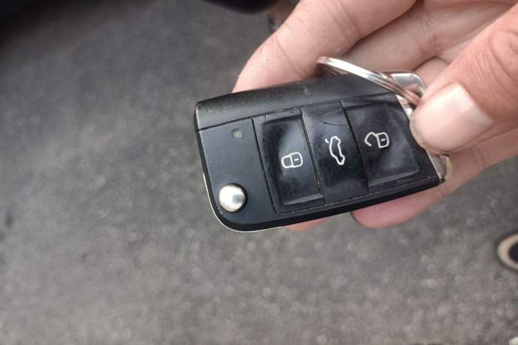 Used Volkswagen Sagitar 2023 280TSI DSG Beyond Lite Edition Vehicle Key