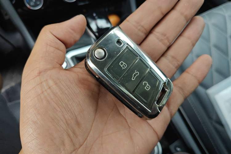 Used Volkswagen Sagitar 2023 300TSI DSG Excellence Edition Vehicle Key
