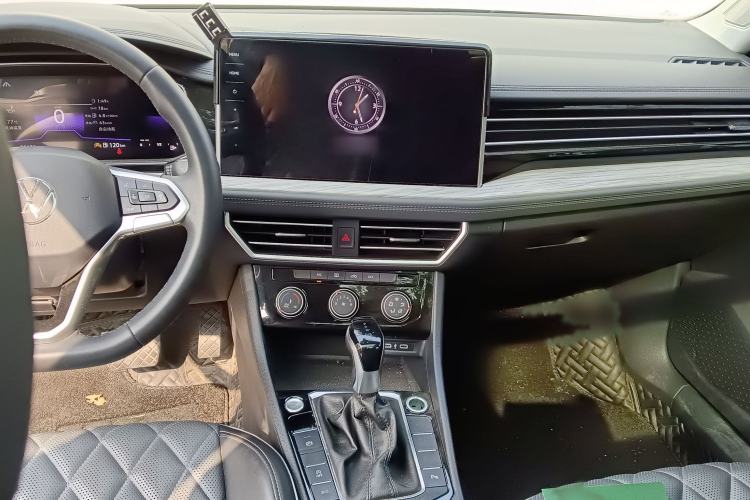 Used Volkswagen Sagitar 2023 300TSI DSG Excellence Edition Audio And AC Panel