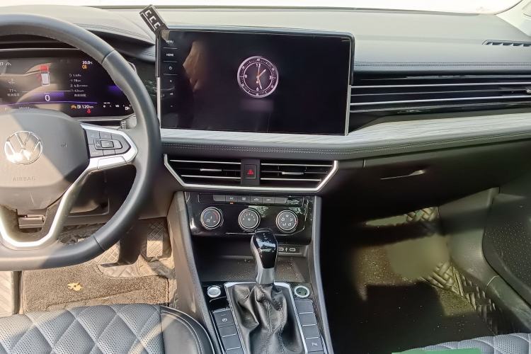 Used Volkswagen Sagitar 2023 300TSI DSG Excellence Edition Interior 2