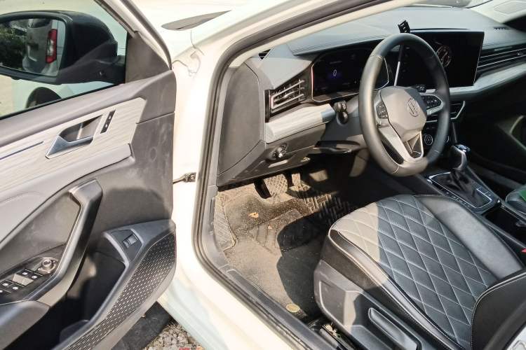 Used Volkswagen Sagitar 2023 300TSI DSG Excellence Edition Interior 3