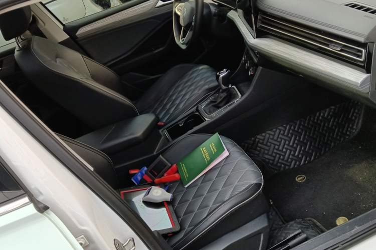 Used Volkswagen Sagitar 2023 300TSI DSG Excellence Edition Right Front Seat