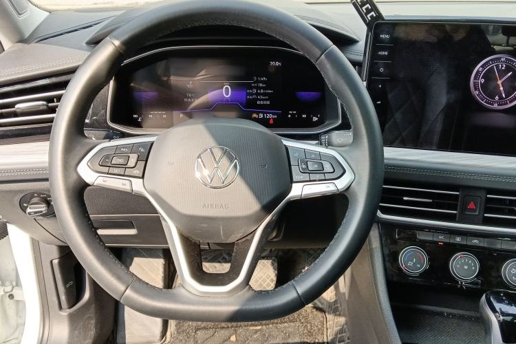 Used Volkswagen Sagitar 2023 300TSI DSG Excellence Edition Steering Wheel