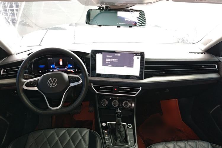 Used Volkswagen Sagitar 2023 300TSI DSG Excellence Edition Center Console