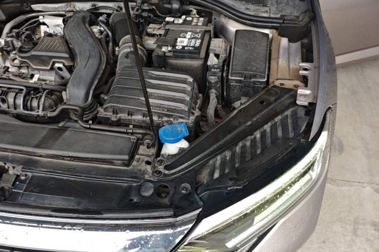 Used Volkswagen Sagitar 2023 300TSI DSG Excellence Edition Engine Bay Left