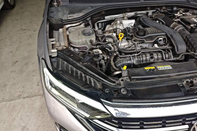 Used Volkswagen Sagitar 2023 300TSI DSG Excellence Edition Engine Bay Right
