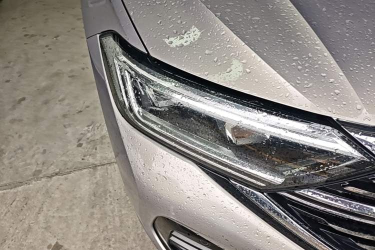 Used Volkswagen Sagitar 2023 300TSI DSG Excellence Edition Right Front Headlight