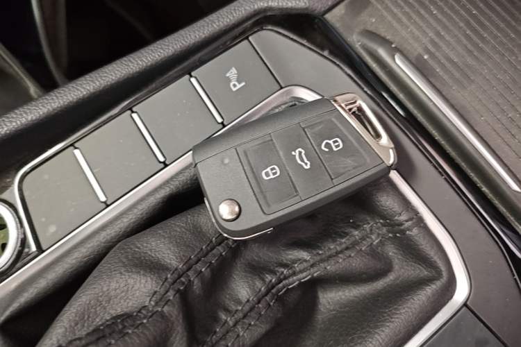 Used Volkswagen Sagitar 2023 300TSI DSG Excellence Edition Vehicle Key