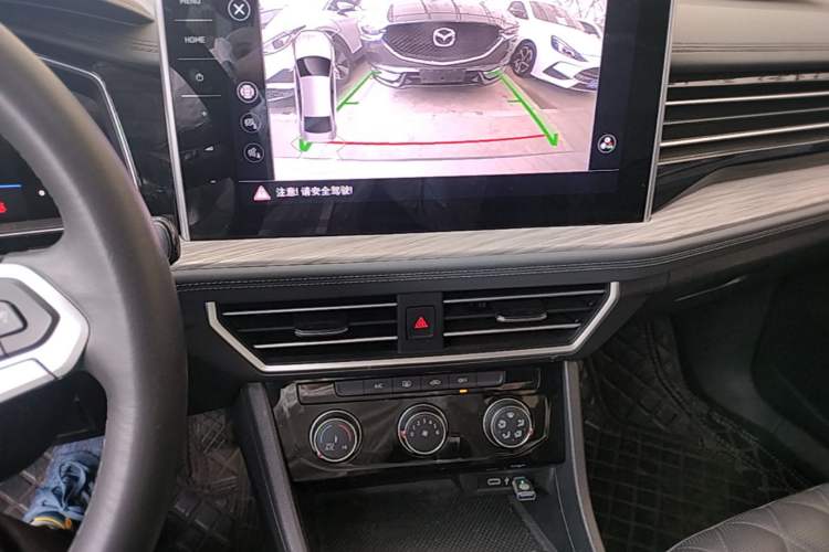 Used Volkswagen Sagitar 2023 300TSI DSG Excellence Edition Audio And AC Panel