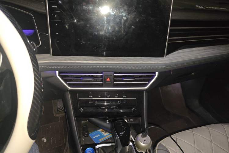 Used Volkswagen Sagitar 2023 200TSI DSG Excellence Edition Audio And AC Panel