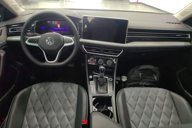 Used Volkswagen Sagitar 2023 280TSI DSG Beyond Lite Edition Center Console