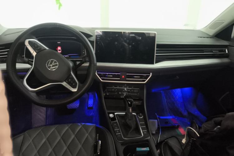 Used Volkswagen Sagitar 2023 300TSI DSG Excellence Edition Center Console