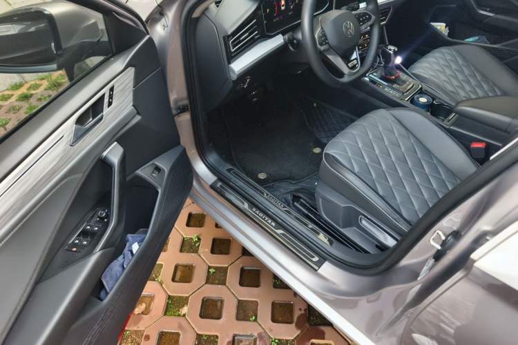 Used Volkswagen Sagitar 2023 280TSI DSG Excellence Plus Edition Driver Seat