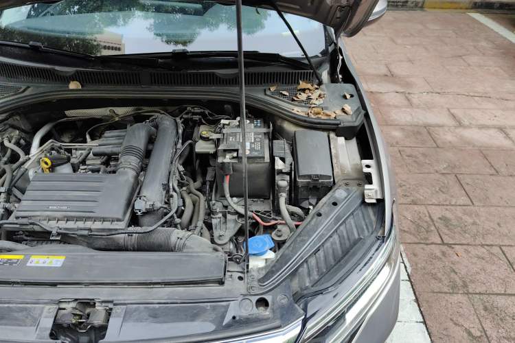 Used Volkswagen Sagitar 2023 280TSI DSG Excellence Edition Engine Bay Left