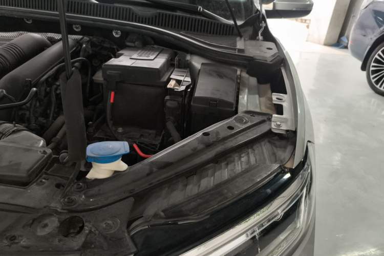 Used Volkswagen Sagitar 2023 300TSI DSG Excellence Edition Engine Bay Left
