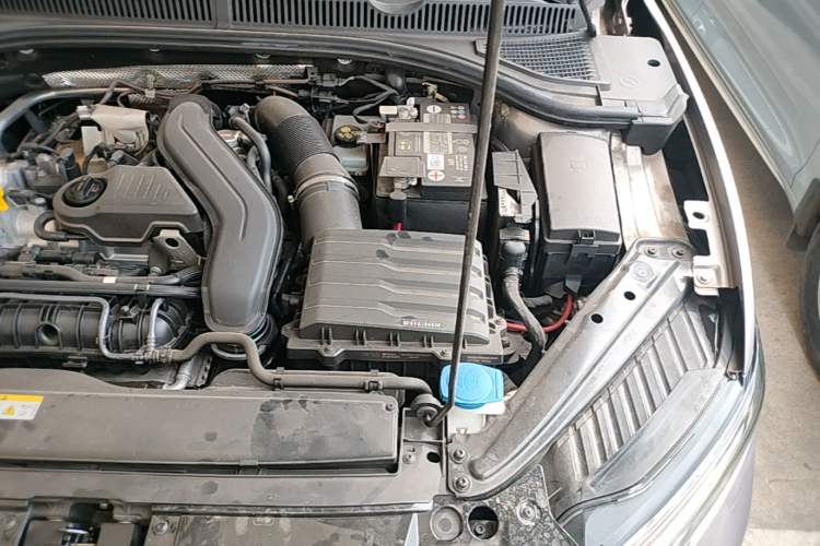 Used Volkswagen Sagitar 2023 300TSI DSG Excellence Edition Engine Bay Left